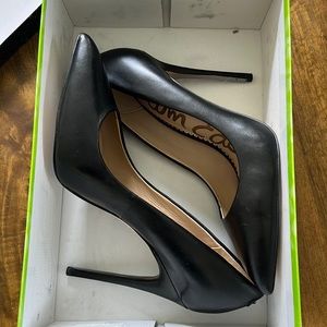 Sam Edelman black leather pumps